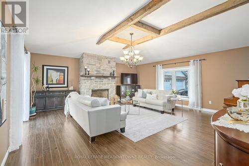 13088 Heritage Road, Caledon, ON - Indoor Photo Showing Living Room With Fireplace