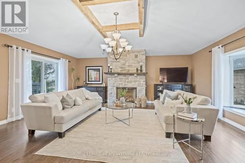 13088 Heritage Road, Caledon, ON - Indoor Photo Showing Living Room With Fireplace