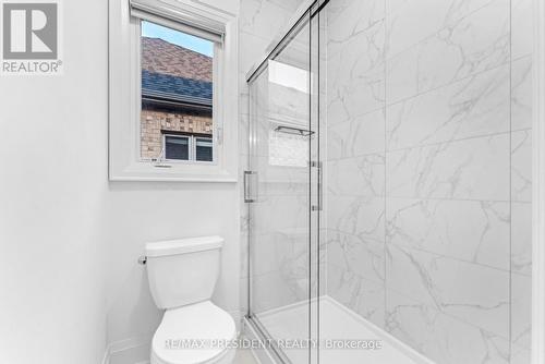 223 Granite Ridge Trail, Hamilton (Waterdown), ON - Indoor Photo Showing Bathroom