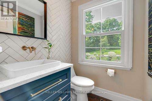 Powder room - 411 Lawson Road, London, ON - Indoor Photo Showing Bathroom