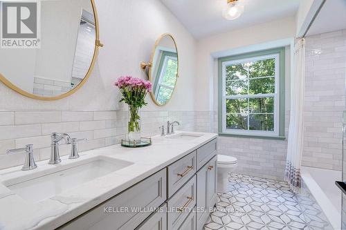 Updated main bath (2023) - 411 Lawson Road, London, ON - Indoor Photo Showing Bathroom