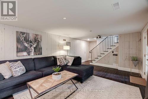 411 Lawson Road, London, ON - Indoor Photo Showing Living Room