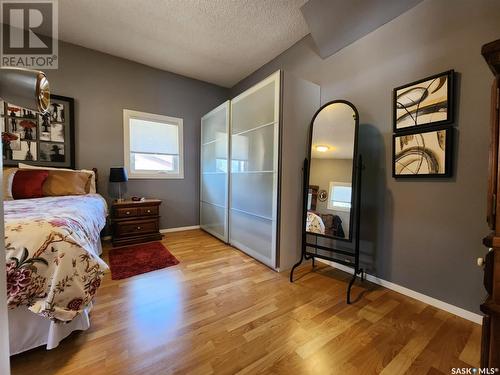 250 3Rd Avenue E, Gravelbourg, SK - Indoor Photo Showing Bedroom