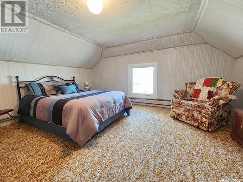 250 3Rd Avenue E, Gravelbourg, SK - Indoor Photo Showing Bedroom