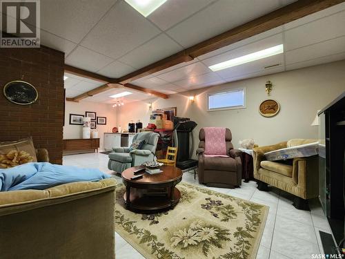 250 3Rd Avenue E, Gravelbourg, SK - Indoor Photo Showing Basement