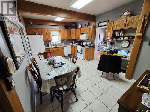 250 3Rd Avenue E, Gravelbourg, SK - Indoor