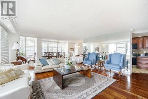 806 - 2045 Lake Shore Boulevard, Toronto (Mimico), ON - Indoor Photo Showing Living Room