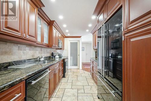 806 - 2045 Lake Shore Boulevard, Toronto (Mimico), ON - Indoor Photo Showing Kitchen