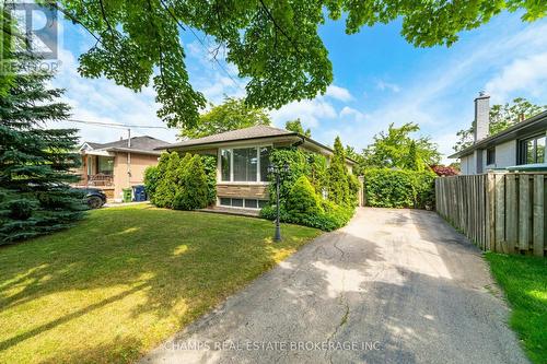 44 Paragon Road, Toronto (Kingsview Village-The Westway), ON - Indoor Photo Showing Living Room