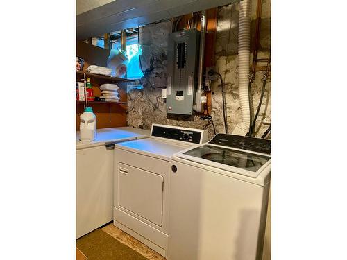 2023 Thompson Avenue, Rossland, BC - Indoor Photo Showing Laundry Room