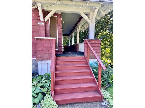 2023 Thompson Avenue, Rossland, BC - Outdoor