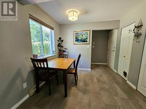 A-6855 Irvine Street, Powell River, BC - Indoor Photo Showing Dining Room