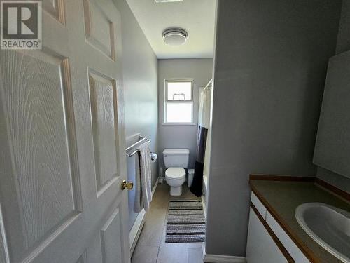 A-6855 Irvine Street, Powell River, BC - Indoor Photo Showing Bathroom