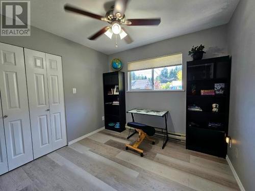 A-6855 Irvine Street, Powell River, BC - Indoor Photo Showing Bedroom