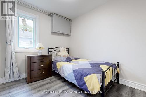 16 Third Street, Kawartha Lakes (Dunsford), ON - Indoor Photo Showing Bedroom