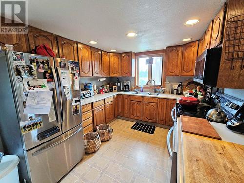 2805 Dohler Road, Smithers, BC - Indoor Photo Showing Kitchen With Double Sink