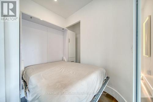 203 - 102 Bloor Street W, Toronto (Annex), ON - Indoor Photo Showing Bedroom