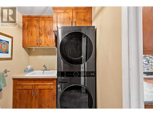 4630A Ponderosa Drive Unit# 102, Peachland, BC - Indoor Photo Showing Laundry Room