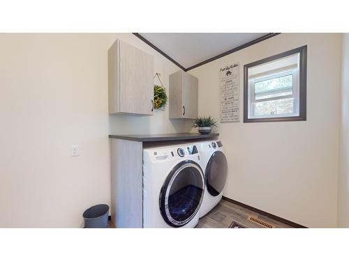 513 Pagurut Avenue W, Cranbrook, BC - Indoor Photo Showing Laundry Room