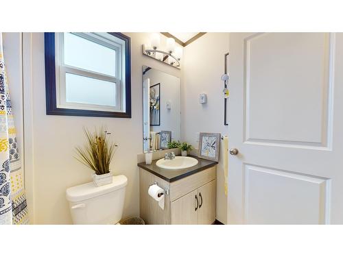 513 Pagurut Avenue W, Cranbrook, BC - Indoor Photo Showing Bathroom