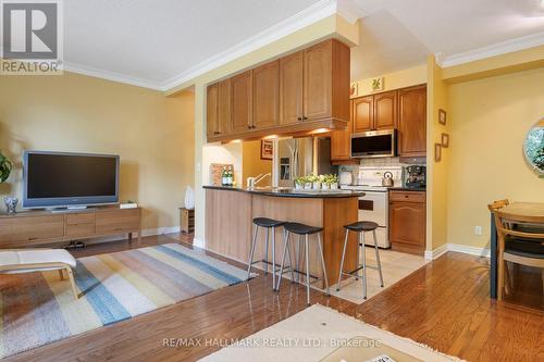 205 - 35 Boardwalk Drive, Toronto (The Beaches), ON - Indoor Photo Showing Kitchen