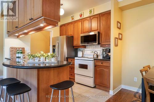 205 - 35 Boardwalk Drive, Toronto (The Beaches), ON - Indoor Photo Showing Kitchen