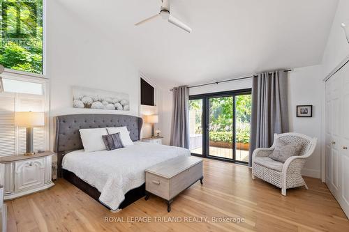 7644 Riverside Drive, Lambton Shores (Port Franks), ON - Indoor Photo Showing Bedroom