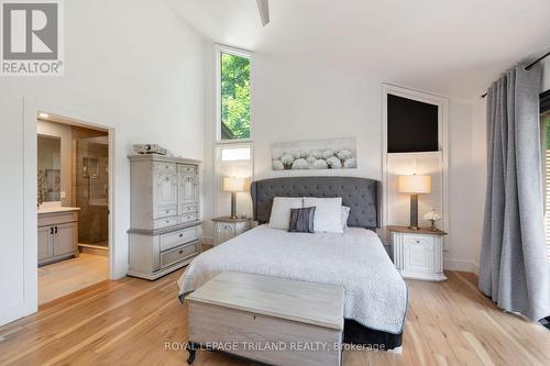 7644 Riverside Drive, Lambton Shores (Port Franks), ON - Indoor Photo Showing Bedroom