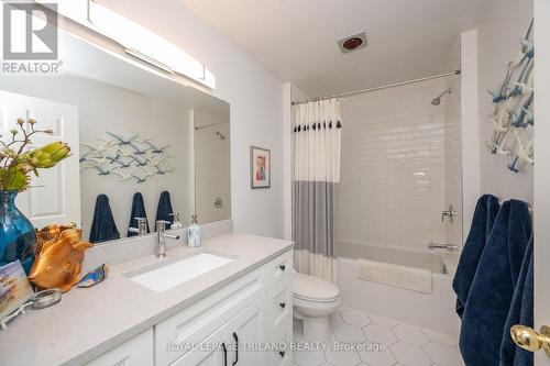 7644 Riverside Drive, Lambton Shores (Port Franks), ON - Indoor Photo Showing Bathroom