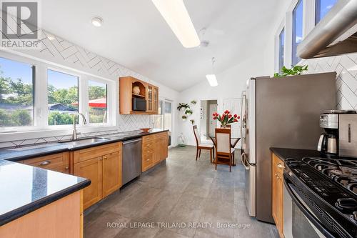 7644 Riverside Drive, Lambton Shores (Port Franks), ON - Indoor Photo Showing Kitchen