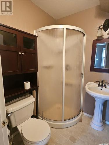 801 Eva Street, Estevan, SK - Indoor Photo Showing Bathroom