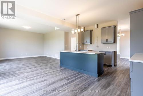 527 Bonaventure Court, Sudbury Remote Area, ON - Indoor Photo Showing Kitchen