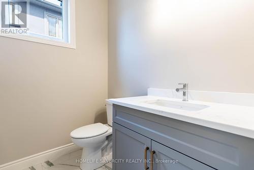 527 Bonaventure Court, Sudbury Remote Area, ON - Indoor Photo Showing Bathroom