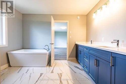 527 Bonaventure Court, Sudbury Remote Area, ON - Indoor Photo Showing Bathroom