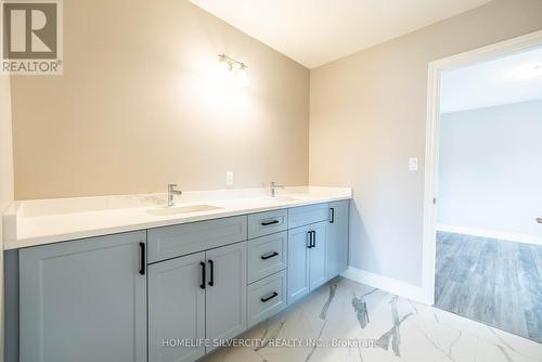 527 Bonaventure Court, Sudbury Remote Area, ON - Indoor Photo Showing Bathroom