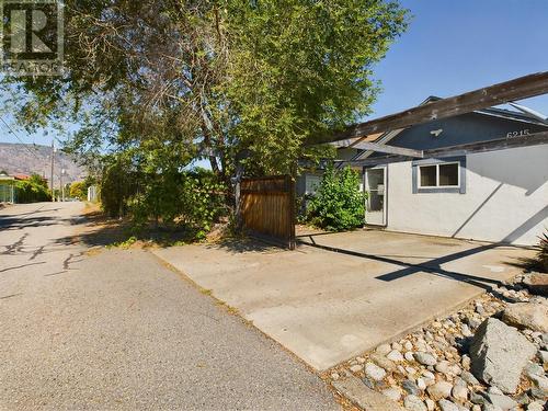 6215 Maple Drive, Osoyoos, BC - Outdoor