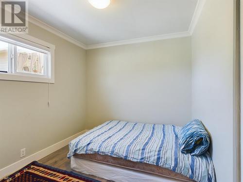 6215 Maple Drive, Osoyoos, BC - Indoor Photo Showing Bedroom