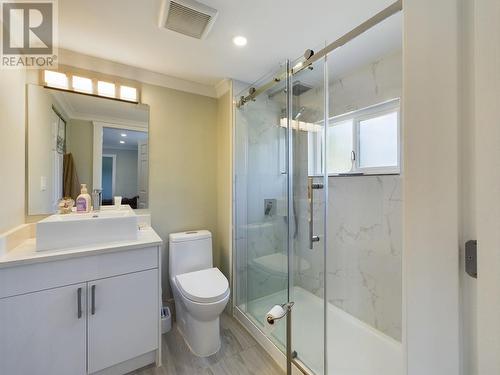 6215 Maple Drive, Osoyoos, BC - Indoor Photo Showing Bathroom