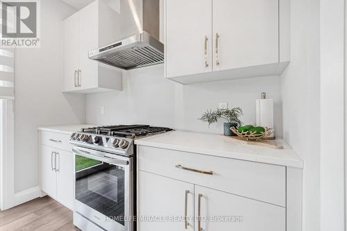 32 Kaiser Lane, Middlesex Centre (Komoka), ON - Indoor Photo Showing Kitchen