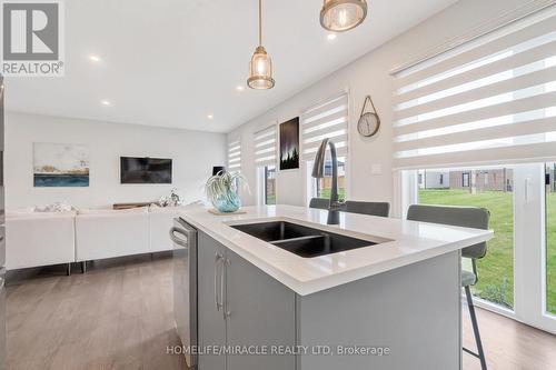 32 Kaiser Lane, Middlesex Centre (Komoka), ON - Indoor Photo Showing Kitchen With Double Sink