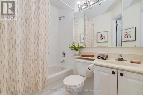 20B Leaside Park Drive, Toronto (Thorncliffe Park), ON - Indoor Photo Showing Bathroom