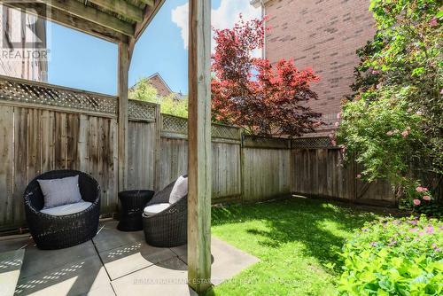 20B Leaside Park Drive, Toronto (Thorncliffe Park), ON - Outdoor