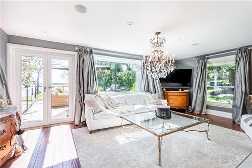 607 Edgewater Crescent, Burlington, ON - Indoor Photo Showing Living Room