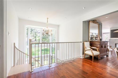 607 Edgewater Crescent, Burlington, ON - Indoor Photo Showing Other Room