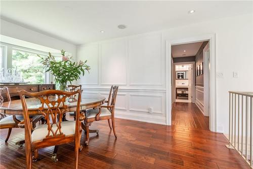 607 Edgewater Crescent, Burlington, ON - Indoor Photo Showing Dining Room