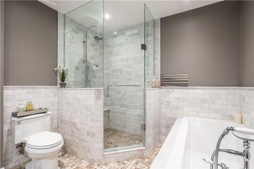 607 Edgewater Crescent, Burlington, ON - Indoor Photo Showing Bathroom