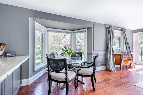 607 Edgewater Crescent, Burlington, ON - Indoor Photo Showing Dining Room