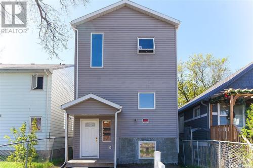 1352 Angus Street, Regina, SK - Outdoor