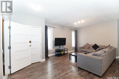 1352 Angus Street, Regina, SK - Indoor Photo Showing Living Room