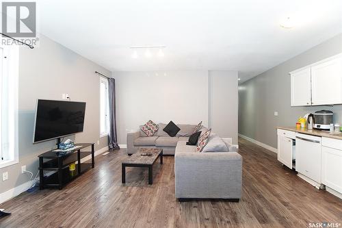 1352 Angus Street, Regina, SK - Indoor Photo Showing Living Room